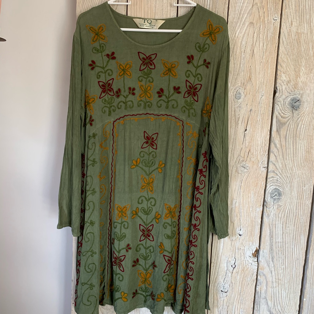Tq Village Crafted Folk Clothing. Green Dress. Size: Free.